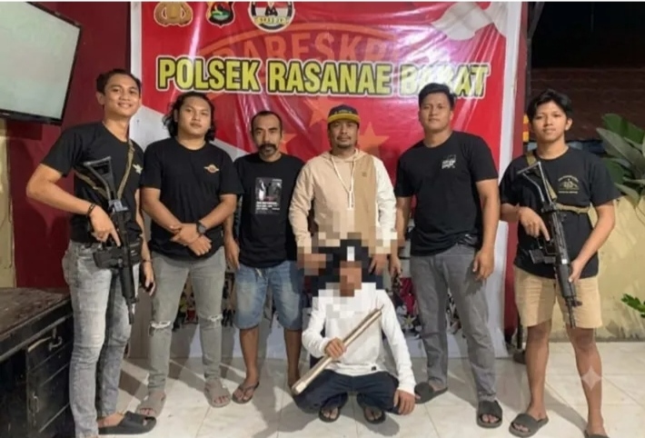 Musafir Ditangkap Usai Pukul Jamaah yang Sedang Berzikir di Masjid Agung Al-Muwahhidin Kota Bima Senin, 29 Jun 2026.